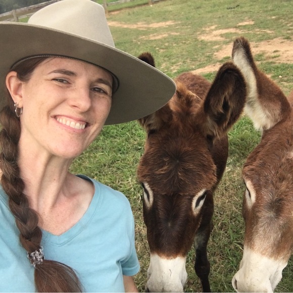 Meet your Posher, Posh - Picture 7 of 7